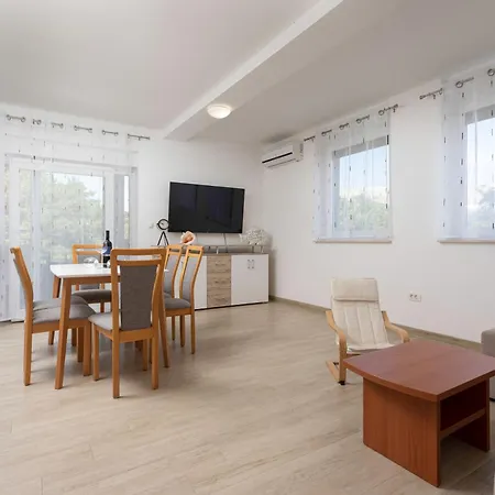 Apartamento With Parking Spaces Baska, Krk - 19529