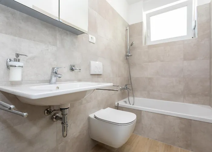 Apartamento With Parking Spaces Baska, Krk - 19529 *